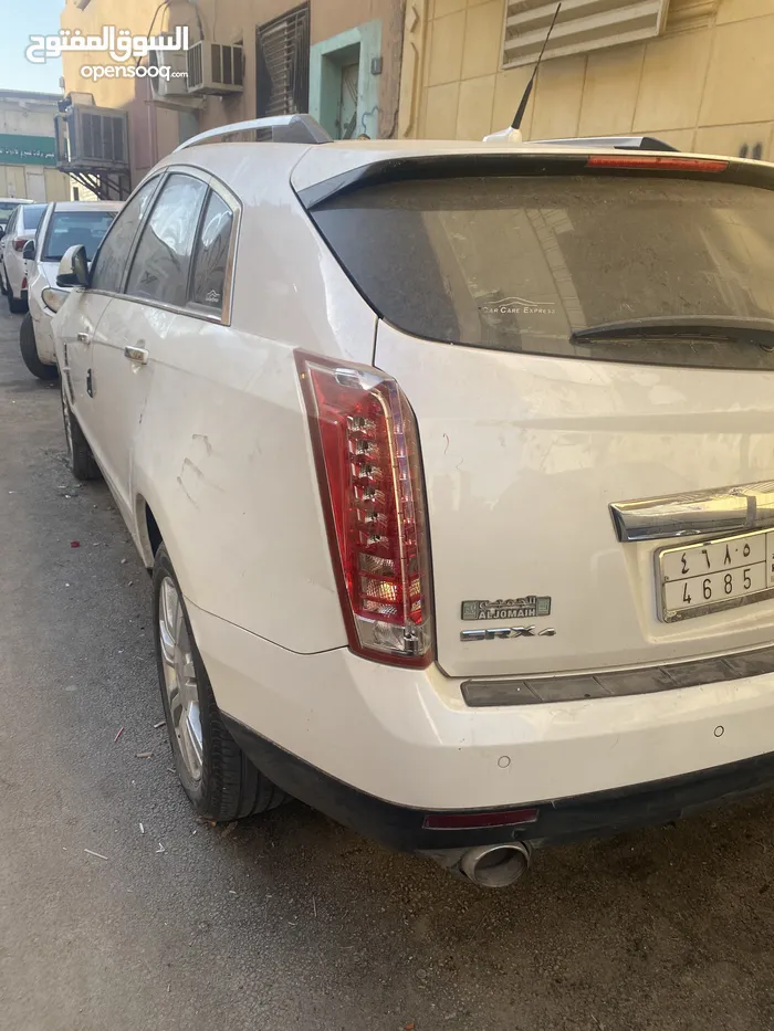سيارة كاديلاك SRX 2011 للبيع