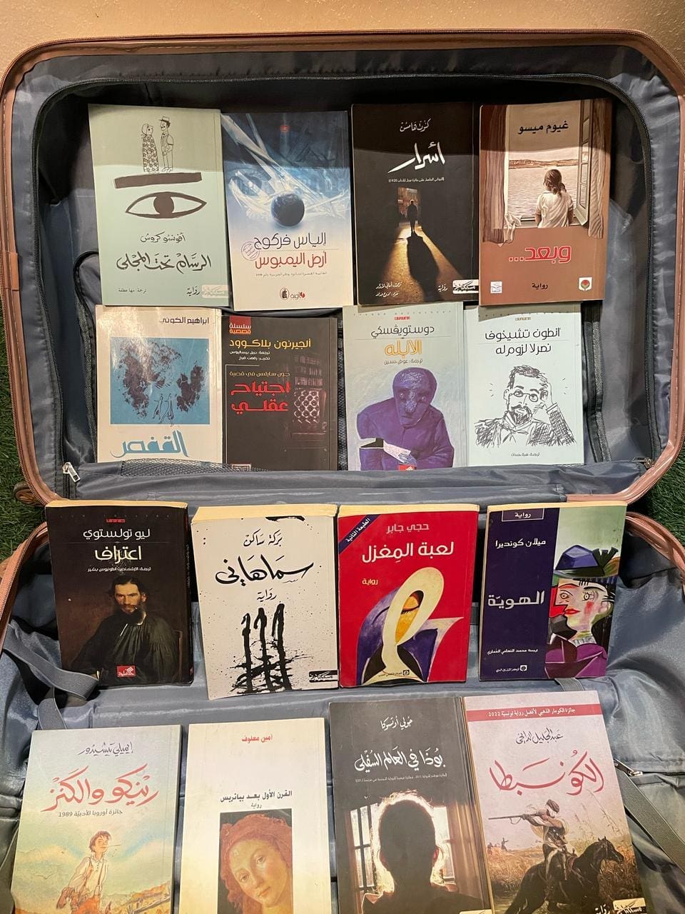 100 كتاب للبيع (روايات مترجمة – روايات عربية – شعر – قصص قصيرة- مسرحيا