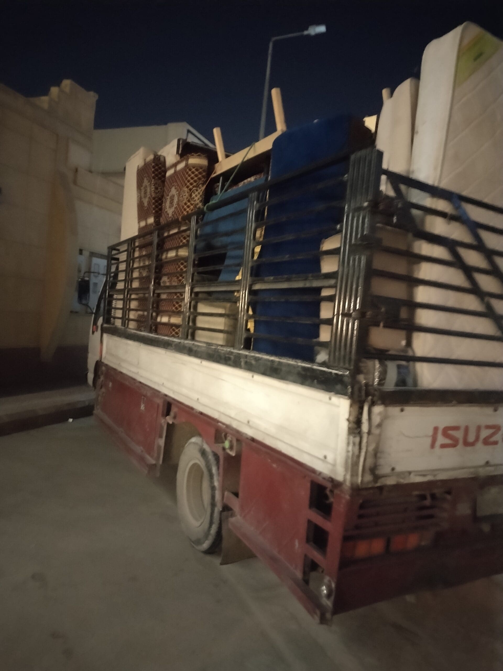 اتخلص من الأثاث القديم حي السليمانيه 0502870954