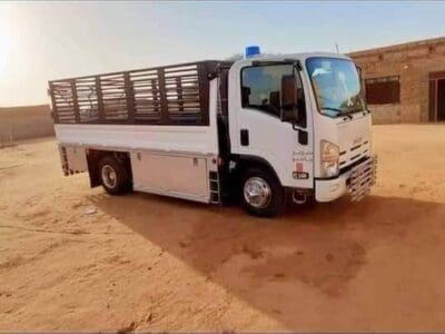 دينا نقل عفش داخل وخارج الرياض 0502663827