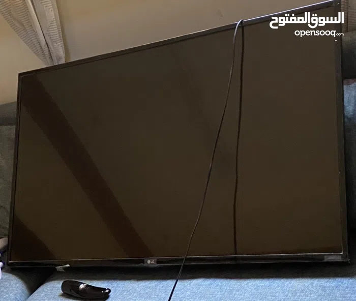 شاشه تلفاز 49بوصه للبيع.